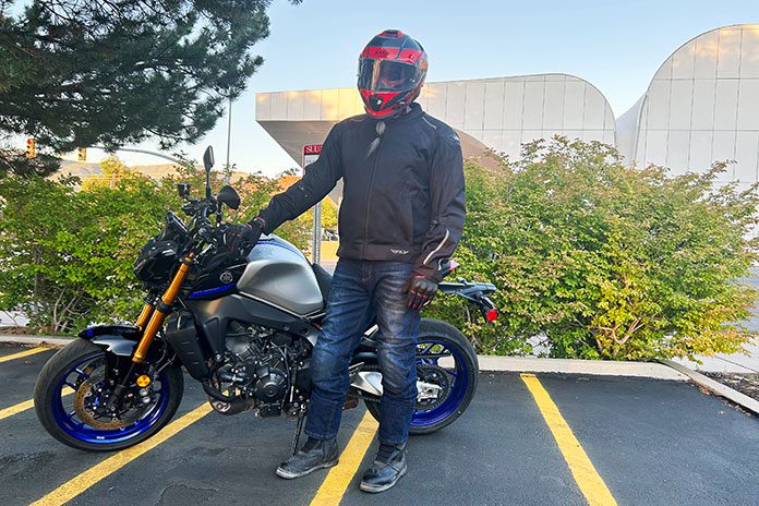 SMK Titan Carbon motorcycle helmet review